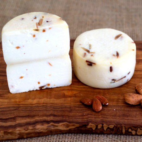 Queso Semi de Cabra con Almendras SERONÉS ARTESANO  Sabores Almería